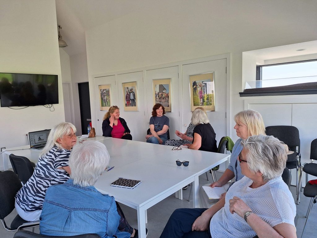 French-Tutor-French-class-1024x768 What’s been going on in The Hut?